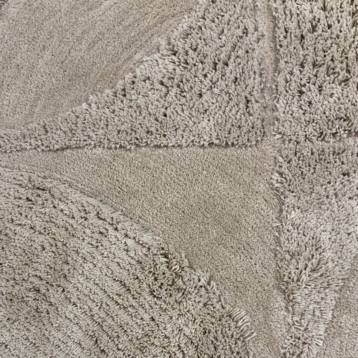 Organic rug - Odette Curves Taupe